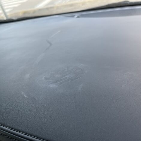 車のダッシュボードの補修はトータルリペアくさかにお任せください！札幌市、北広島市で承っております。