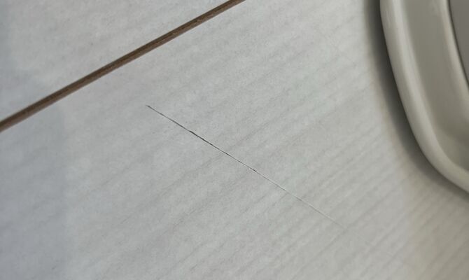 フローリング、建具の補修ならトータルリペアくさかにお任せください！札幌市、北広島市近郊で承っております。