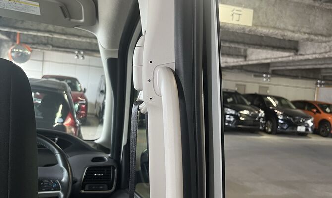 車のピラーの穴補修はトータルリペアくさかにお任せください！札幌市、北広島市近郊で承っております。