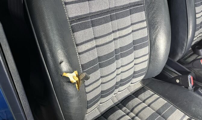 車のシートの破れ補修ならトータルリペアくさかにお任せください！札幌市、北広島市近郊で承っております。