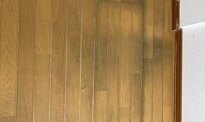フローリングの補修、トータルリペアくさかにお任せください！札幌市、北広島市近郊で承っております。