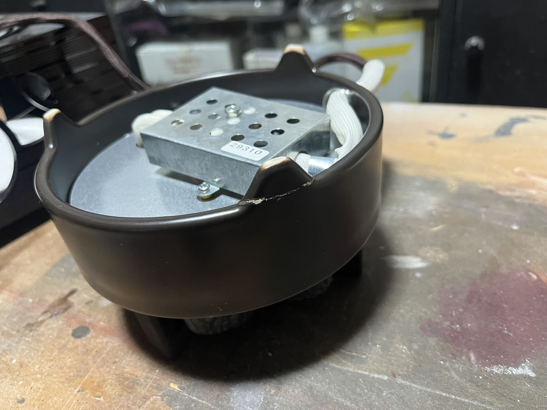 セラミック調理器具の欠けの補修はトータルリペアくさかにお任せください！札幌市、北広島市で承っております。