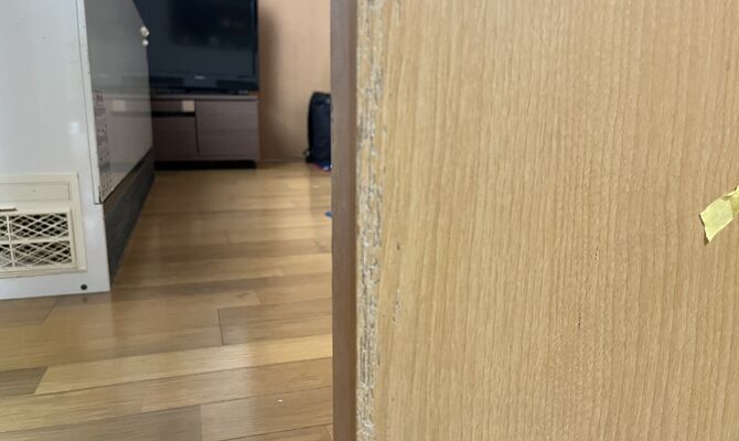 ドアについた傷の補修はトータルリペアくさかにお任せください！札幌市、北広島市近郊で承っております。