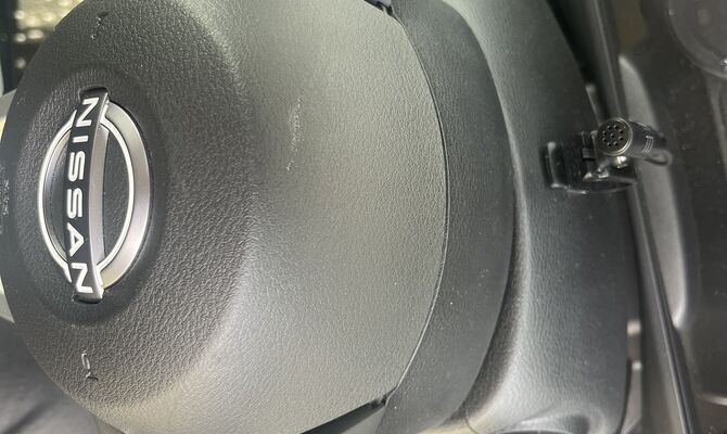 車のハンドルセンターボスの傷の補修はトータルリペアくさかにお任せください！札幌市、北広島市で承っております。