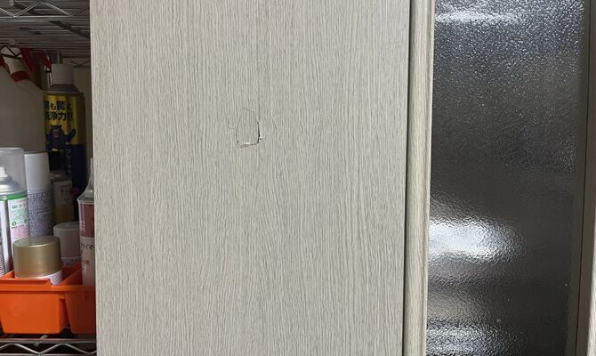 ドアに穴があいたら修理はトータルリペアくさかにお任せください！札幌市、北広島市で承っております。